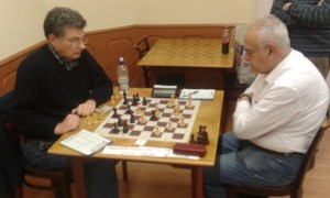 Hegedus,P(l)-Lakat,G(r) two regulars in the local chess scene