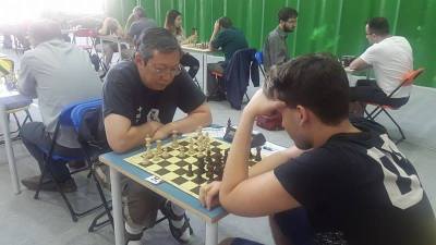 Yip(left) thinking hard against Fodor,B(right)